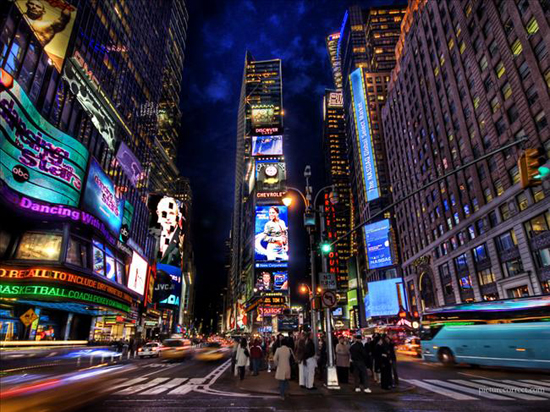Times Square’e çevre dostu reklam panosu